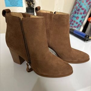 Brown/ran booties, size 7.5, Susina